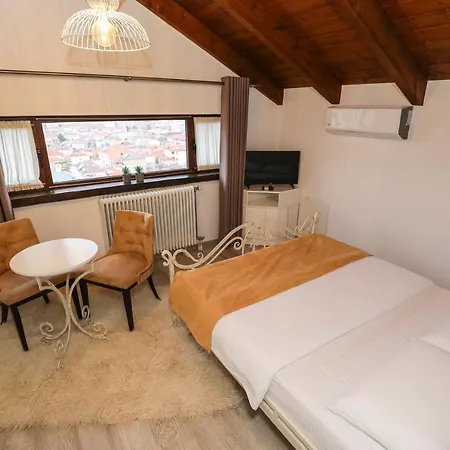 Bujtina Oxhaku Hotel Korce