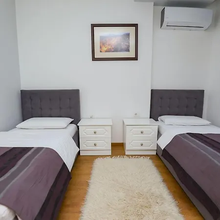 Bujtina Oxhaku 4* Κορυτσά
