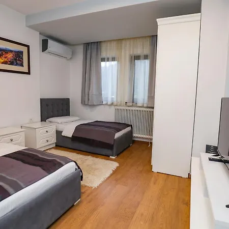 Bujtina Oxhaku 4* Κορυτσά