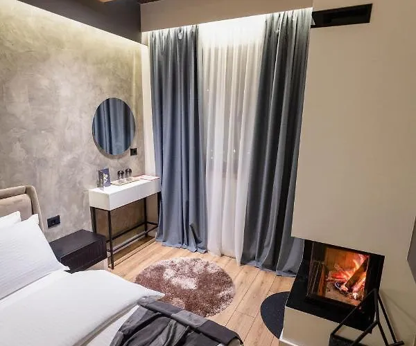 Bujtina Oxhaku 4* Korça