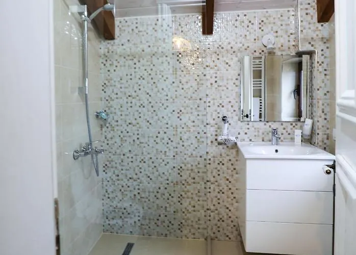 Hotell Bujtina Oxhaku 4*
