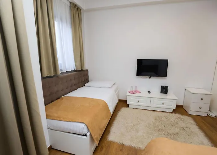 Bujtina Oxhaku Hotell 4*