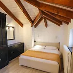 Bujtina Oxhaku 4* Korce