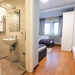 Bujtina Oxhaku 4*