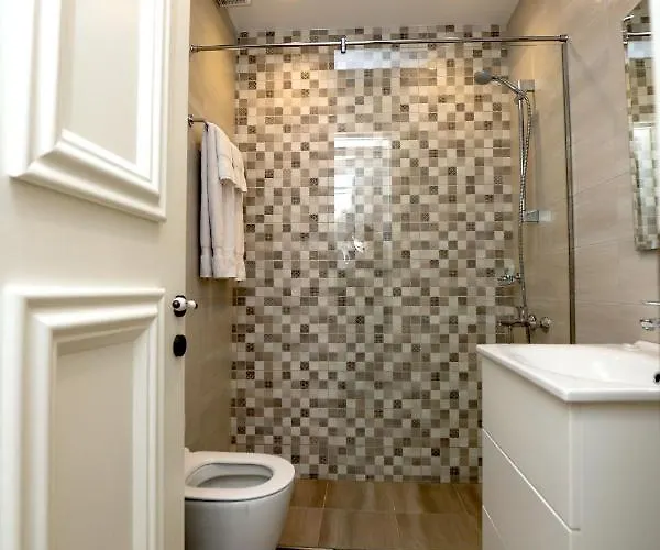 Bujtina Oxhaku Otel 4*